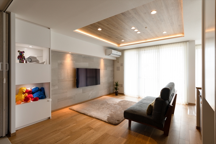 マンションから山を望む