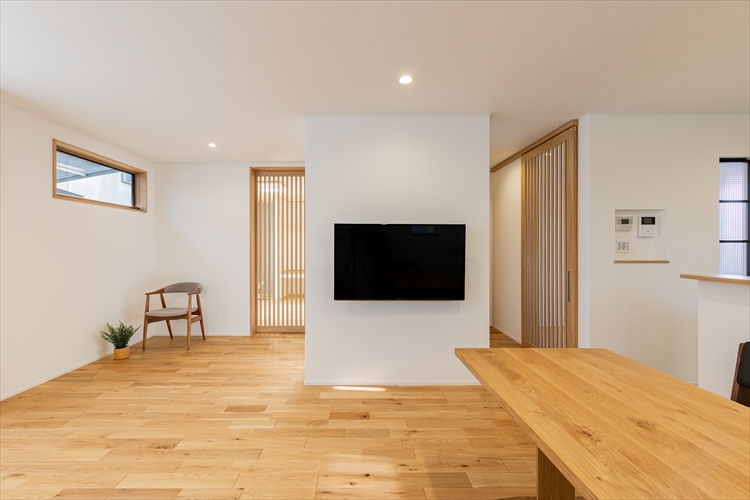 木の温もりと光・風を感じる和モダンな住まい