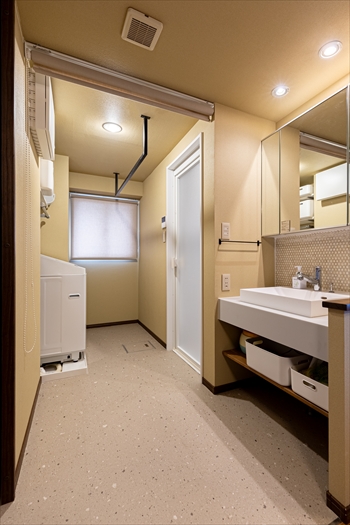 好きなものに囲まれた、木のぬくもりLDK