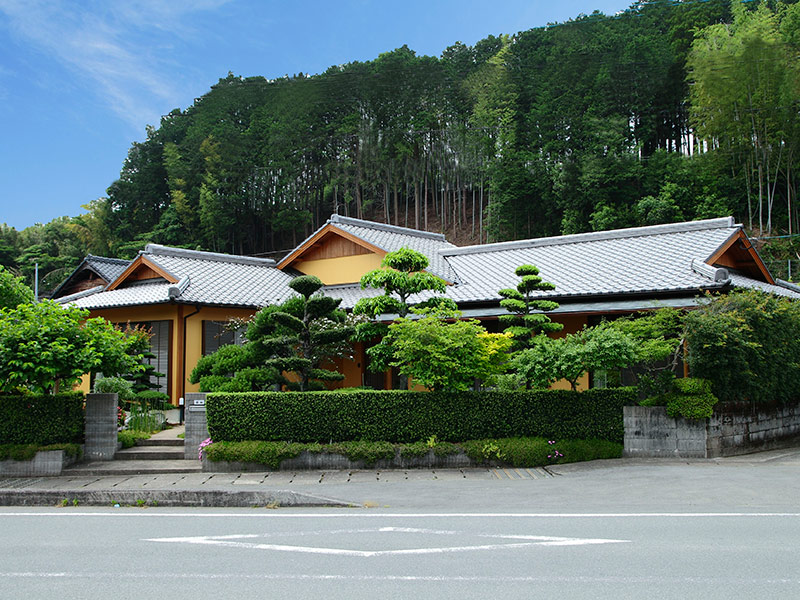 旅館の様な平屋