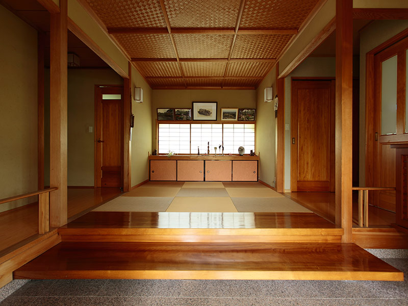 旅館の様な平屋