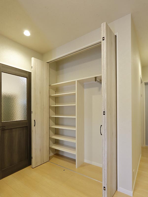 白を基調とした平屋